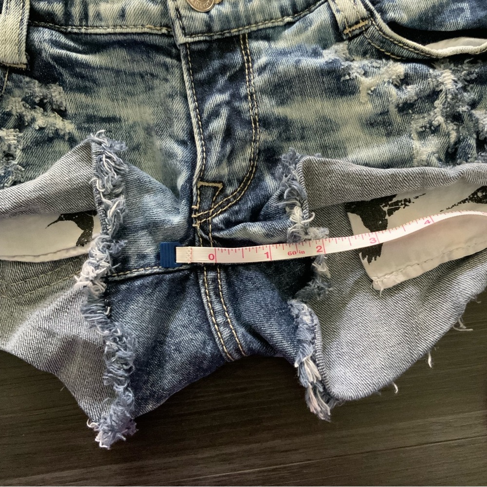 Bui Yah Kah Jean Shorts - Picture 6 of 6